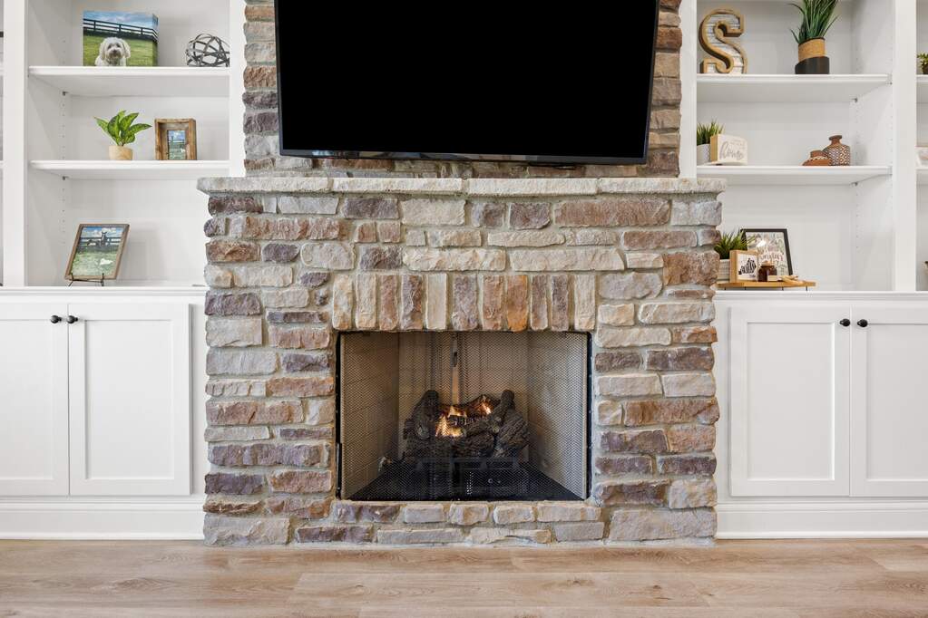 4 Bedroom Single Family Home/House's Image 3