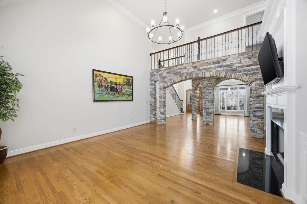 4 Bedroom Single Family Home/House's Image 8
