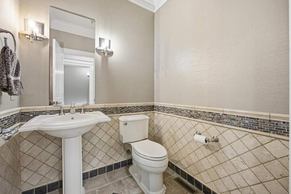 4 Bedroom Single Family Home/House's Image 20