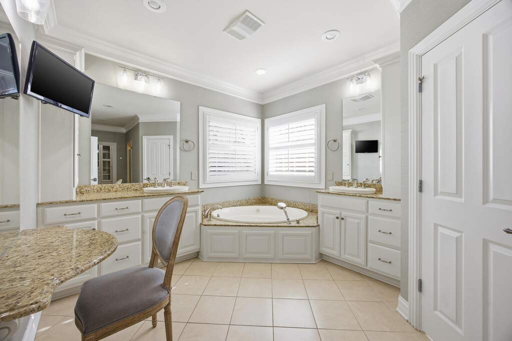 4 Bedroom Single Family Home/House's Image 34