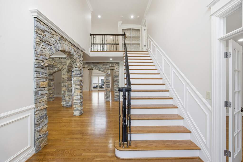 4 Bedroom Single Family Home/House's Image 3