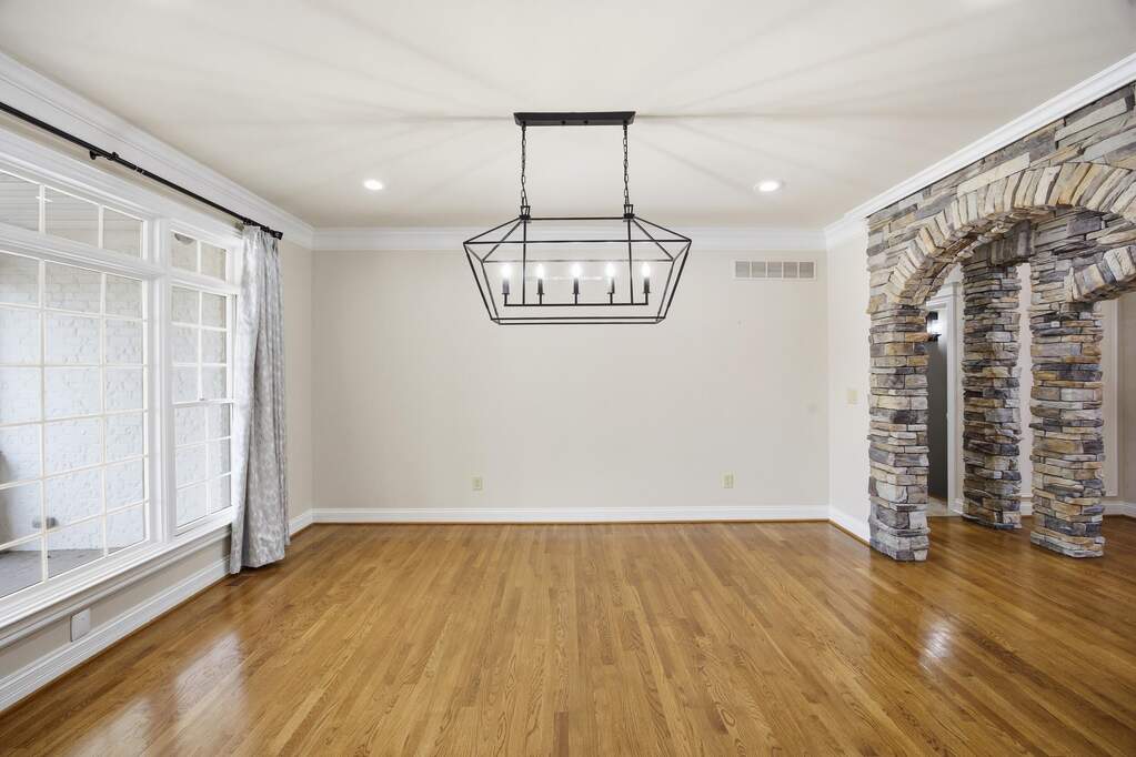4 Bedroom Single Family Home/House's Image 4