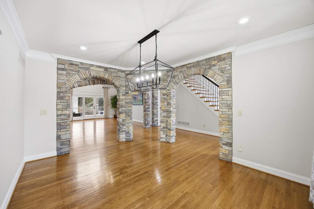 4 Bedroom Single Family Home/House's Image 6