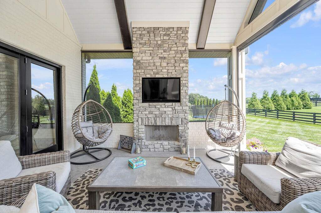 6 Bedroom Single Family Home/House's Image 22