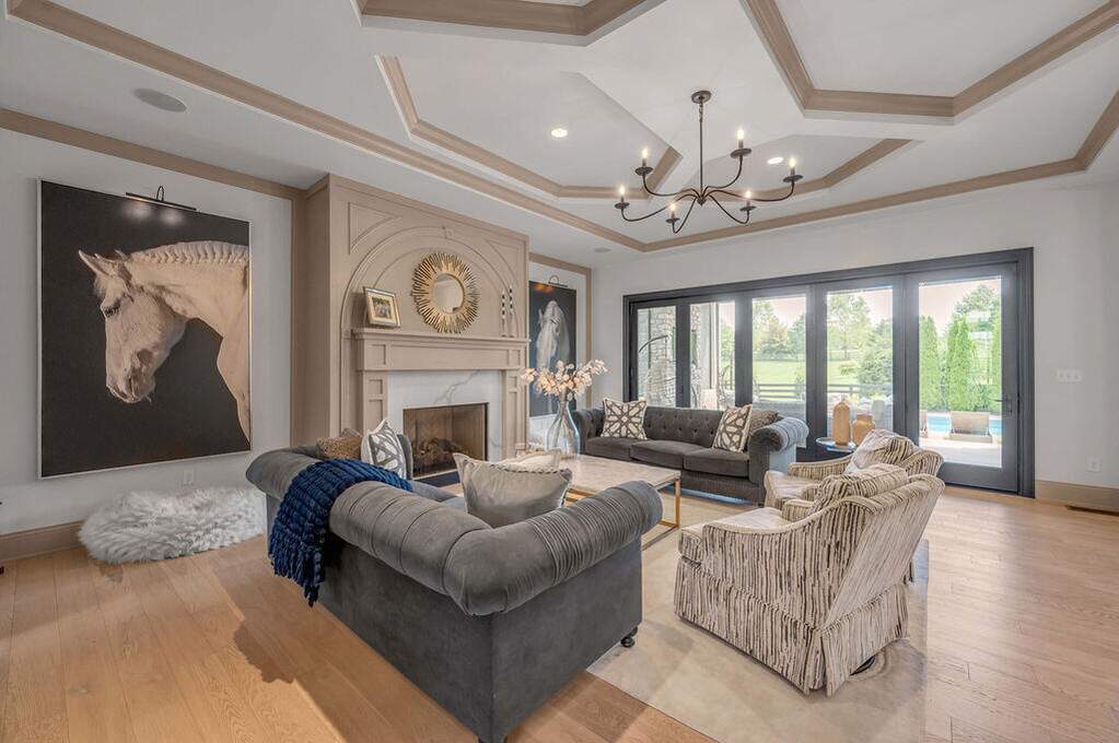 6 Bedroom Single Family Home/House's Image 30