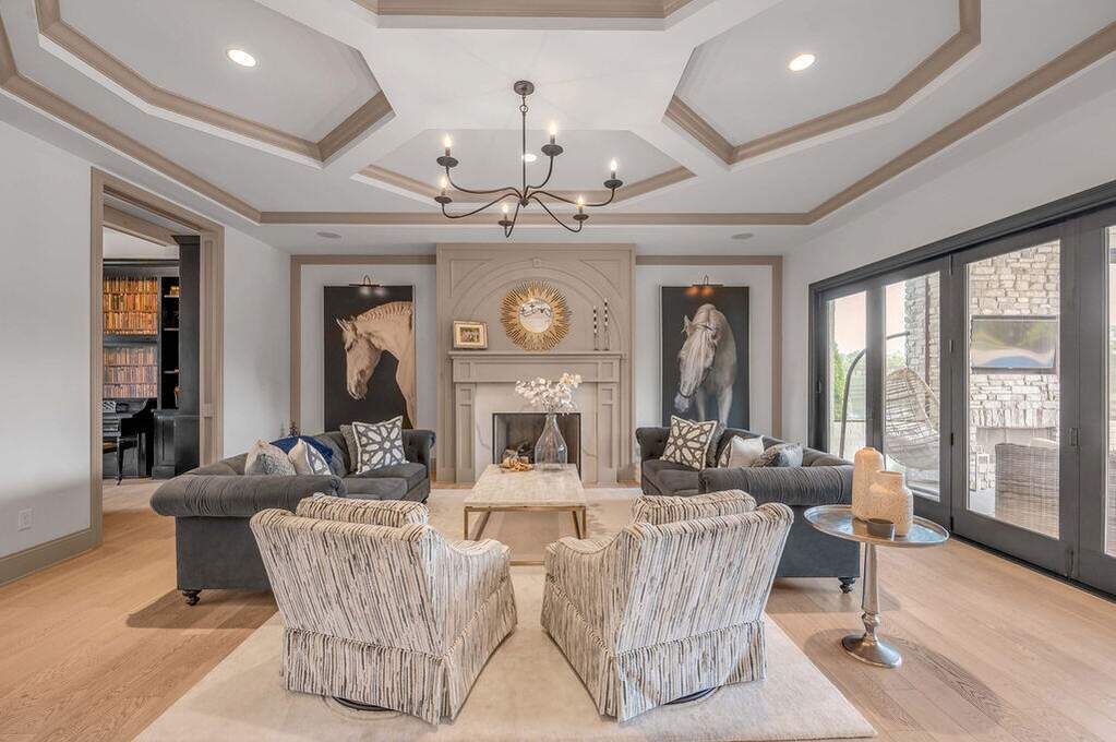 6 Bedroom Single Family Home/House's Image 31
