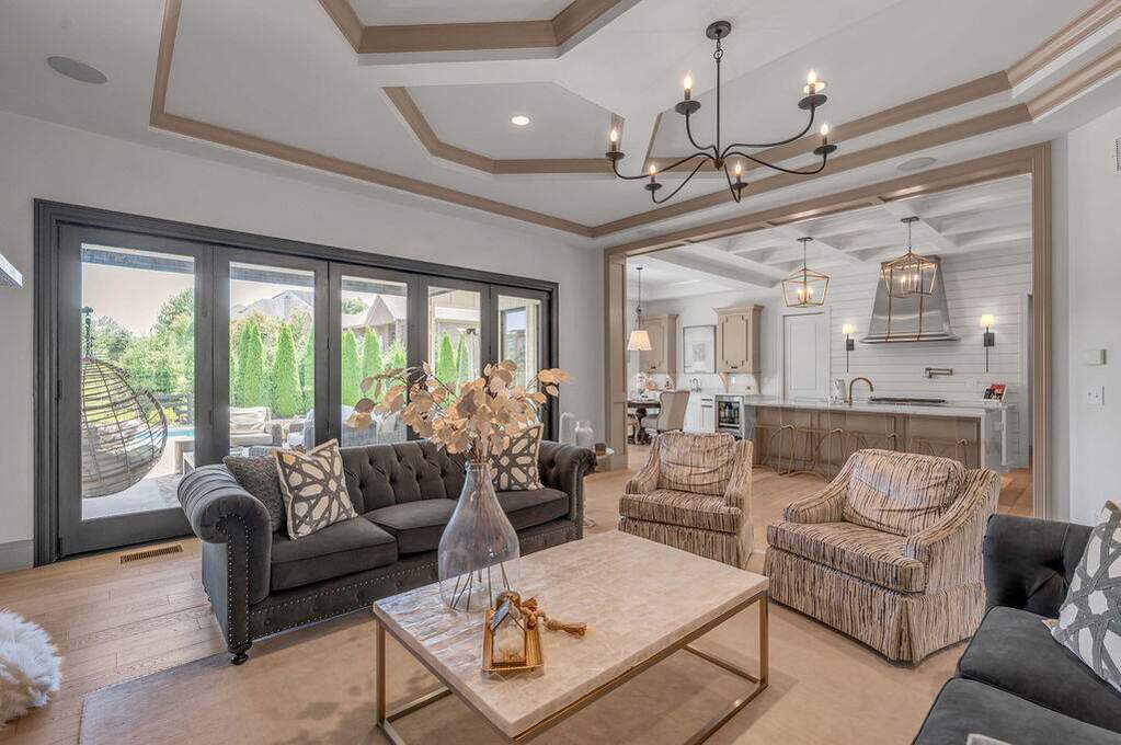 6 Bedroom Single Family Home/House's Image 34