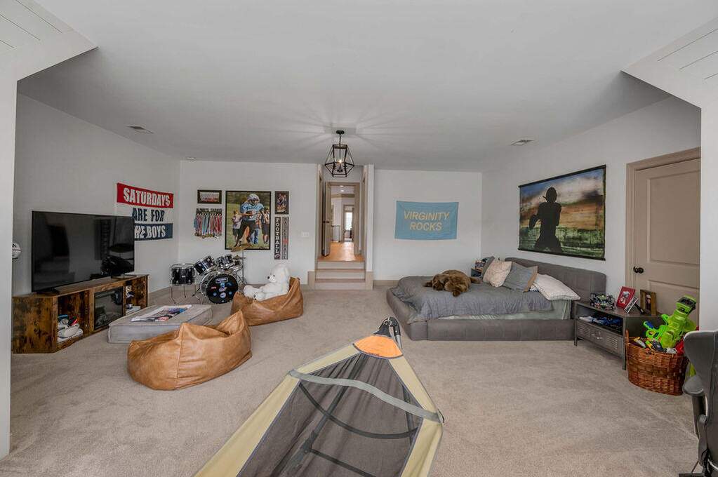 6 Bedroom Single Family Home/House's Image 74