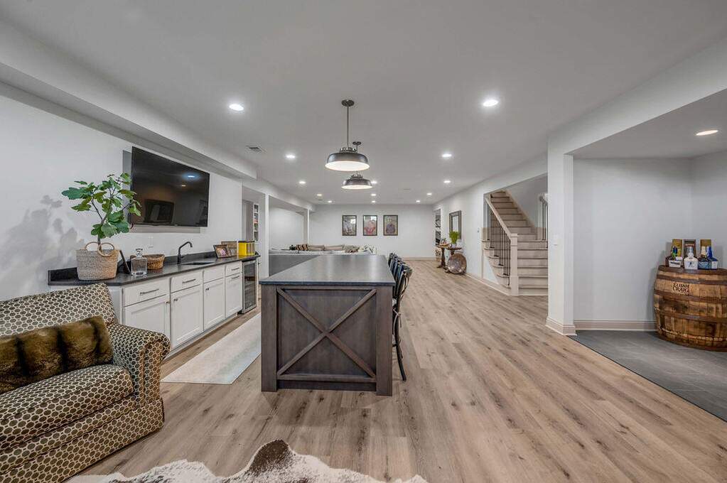 6 Bedroom Single Family Home/House's Image 91