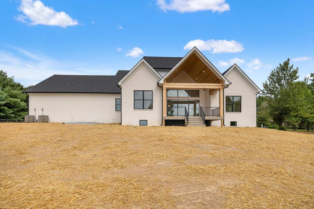 4 Bedroom Single Family Home/House's Image 38
