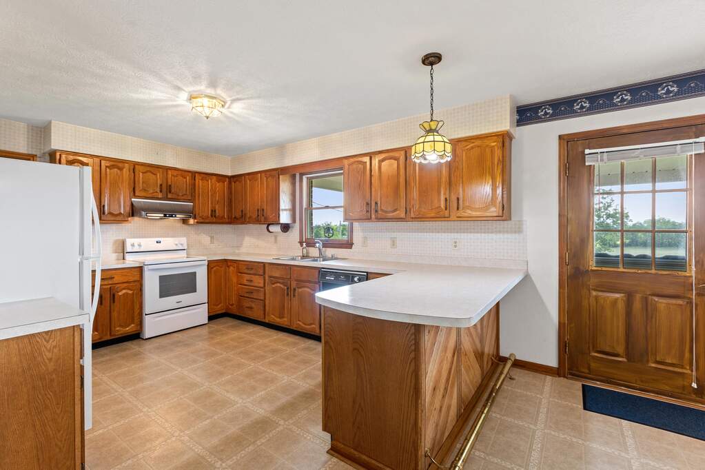 3 Bedroom Single Family Home/House's Image 8