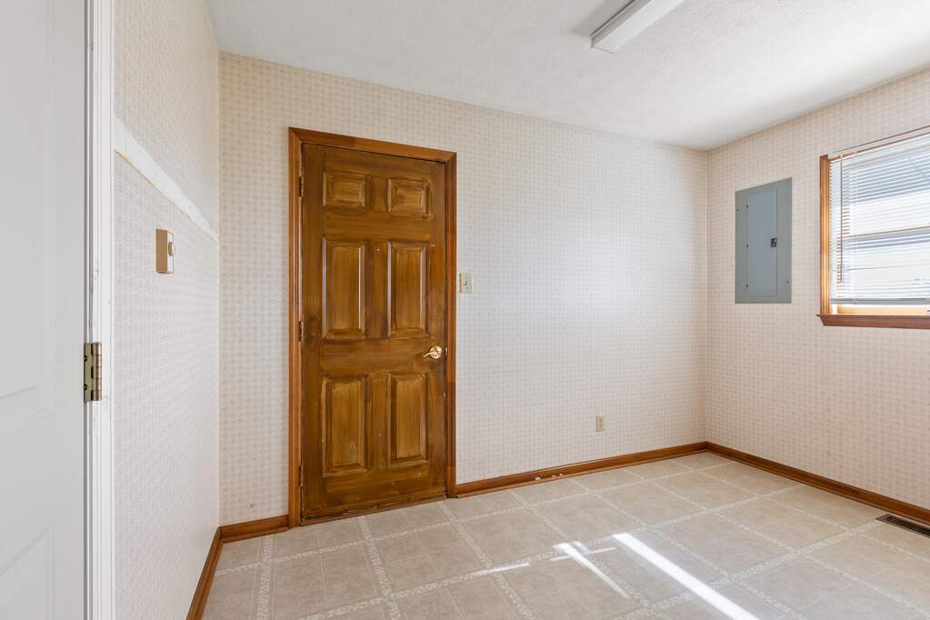 3 Bedroom Single Family Home/House's Image 11