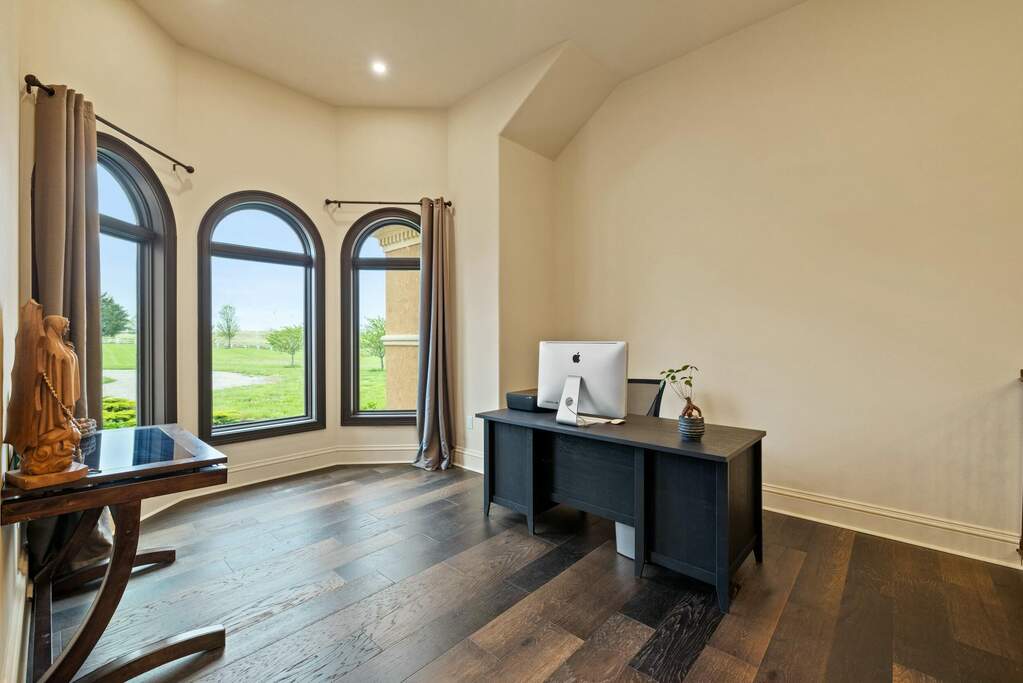 5 Bedroom Single Family Home/House's Image 7
