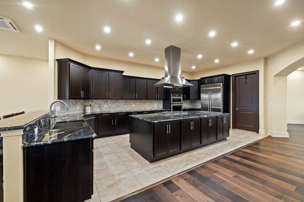 5 Bedroom Single Family Home/House's Image 10
