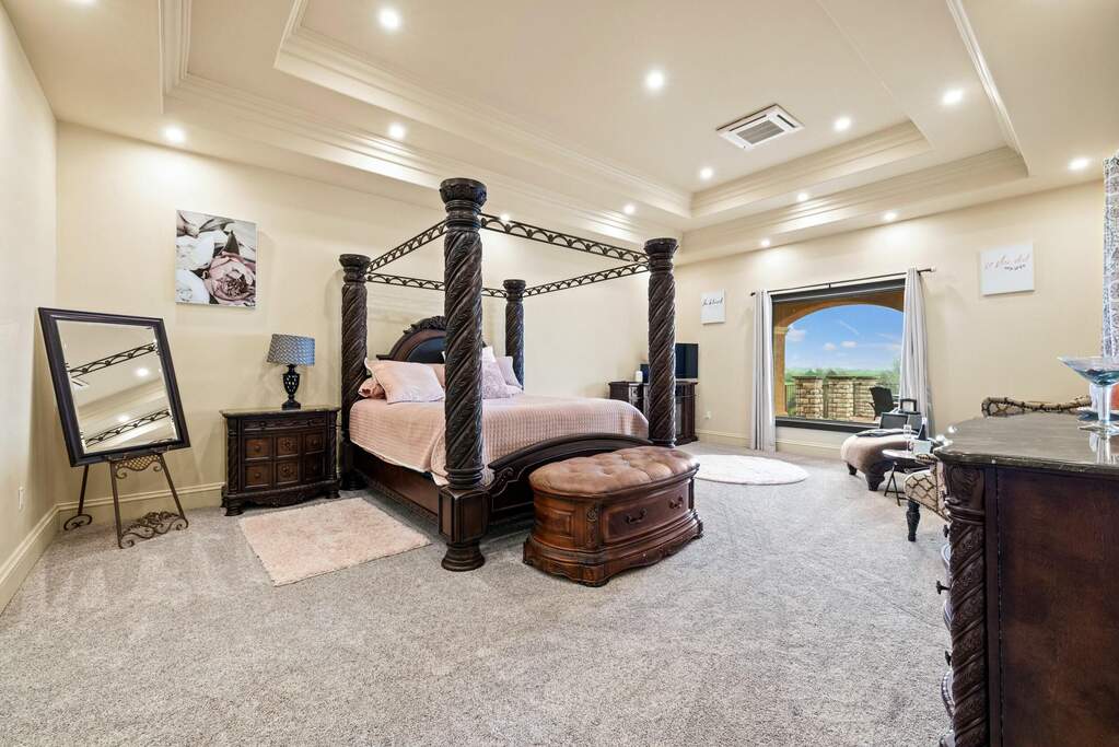 5 Bedroom Single Family Home/House's Image 18