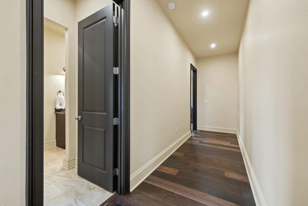 5 Bedroom Single Family Home/House's Image 31