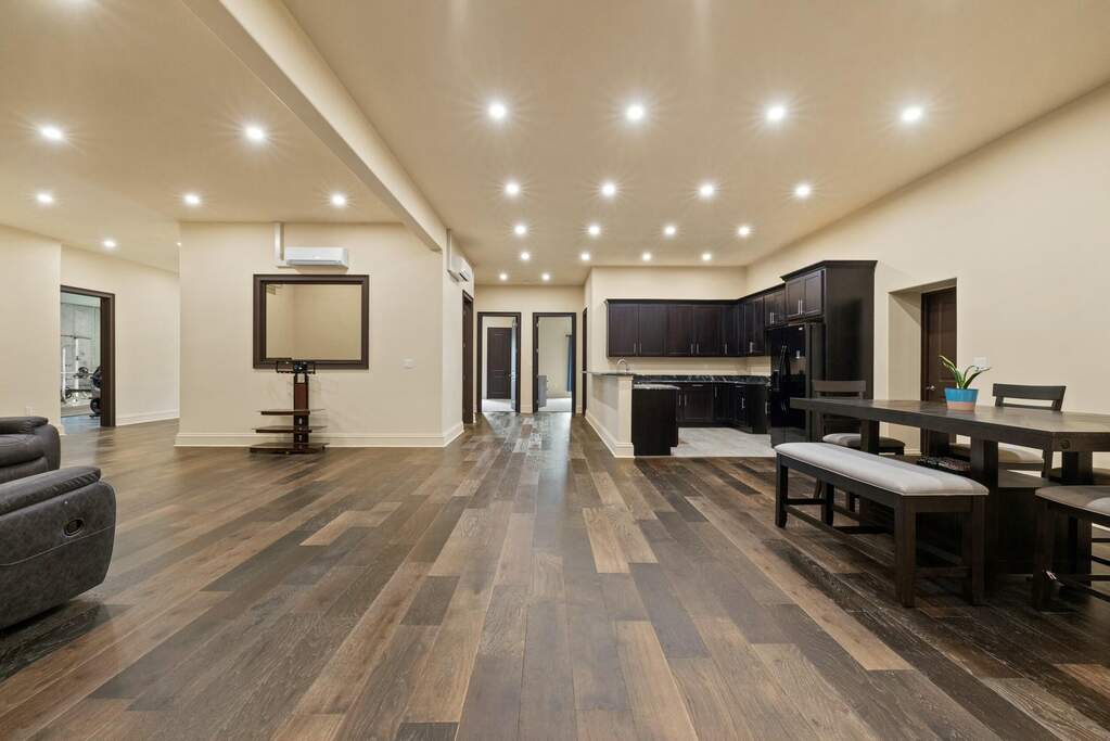 5 Bedroom Single Family Home/House's Image 36