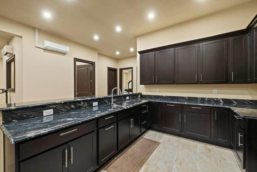 5 Bedroom Single Family Home/House's Image 43