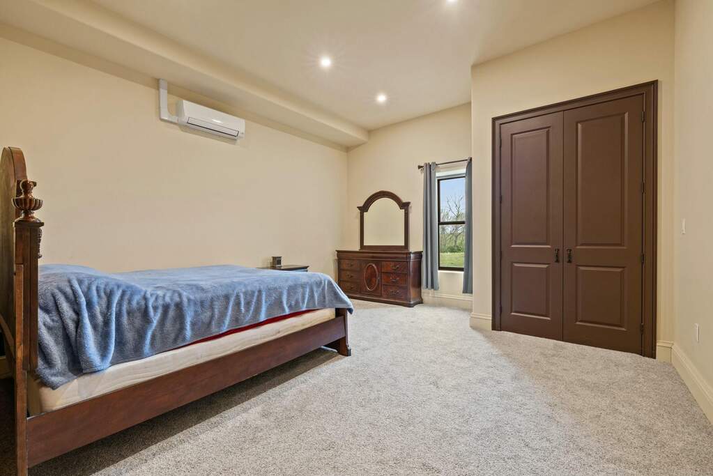 5 Bedroom Single Family Home/House's Image 47