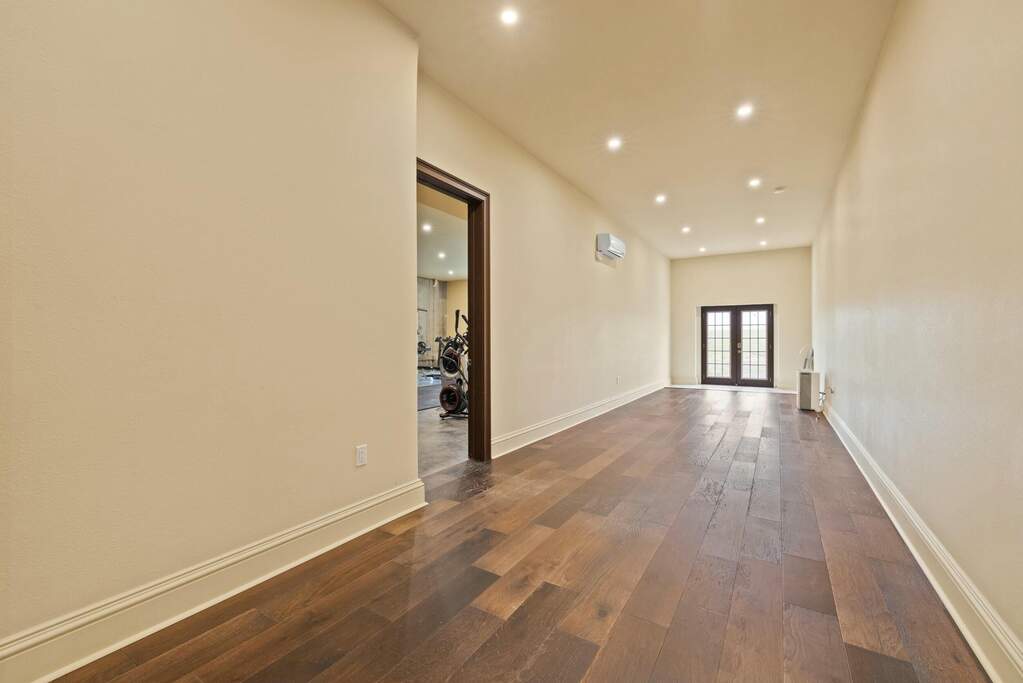 5 Bedroom Single Family Home/House's Image 52