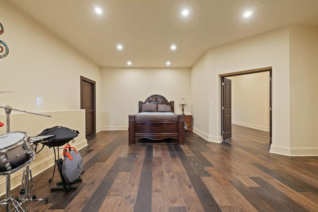 5 Bedroom Single Family Home/House's Image 54