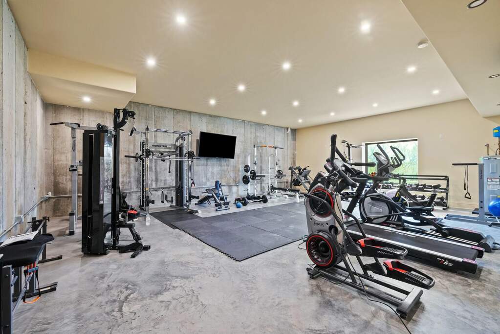 5 Bedroom Single Family Home/House's Image 57
