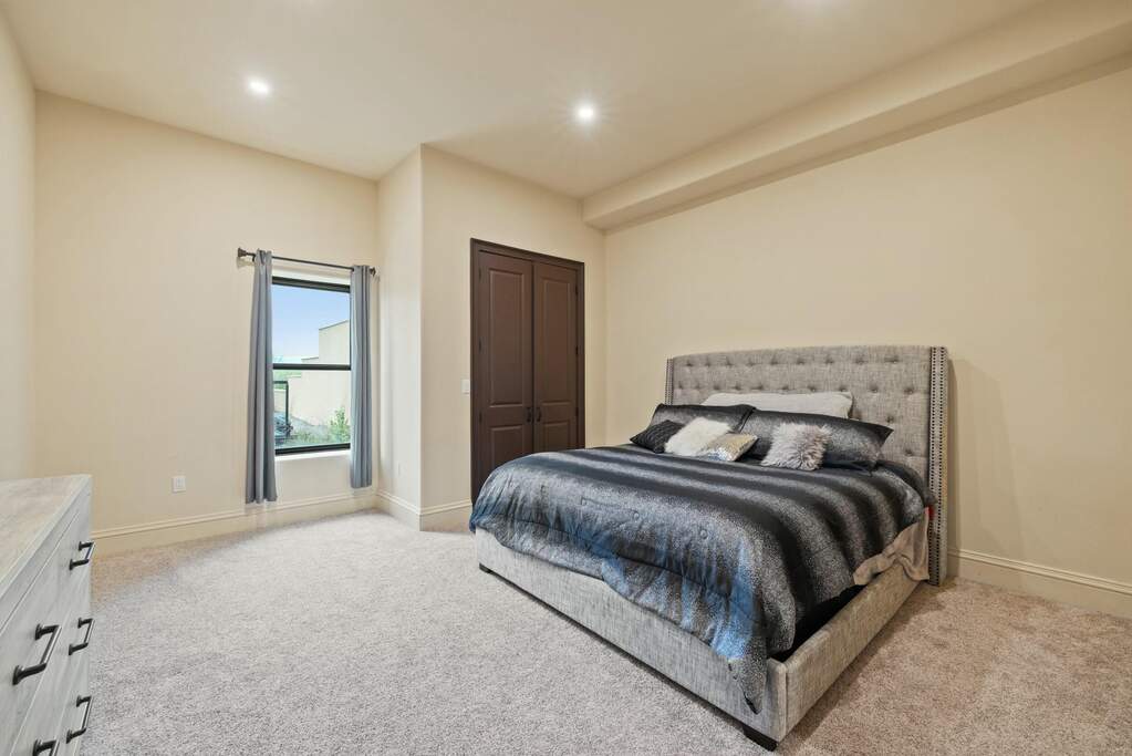 5 Bedroom Single Family Home/House's Image 58