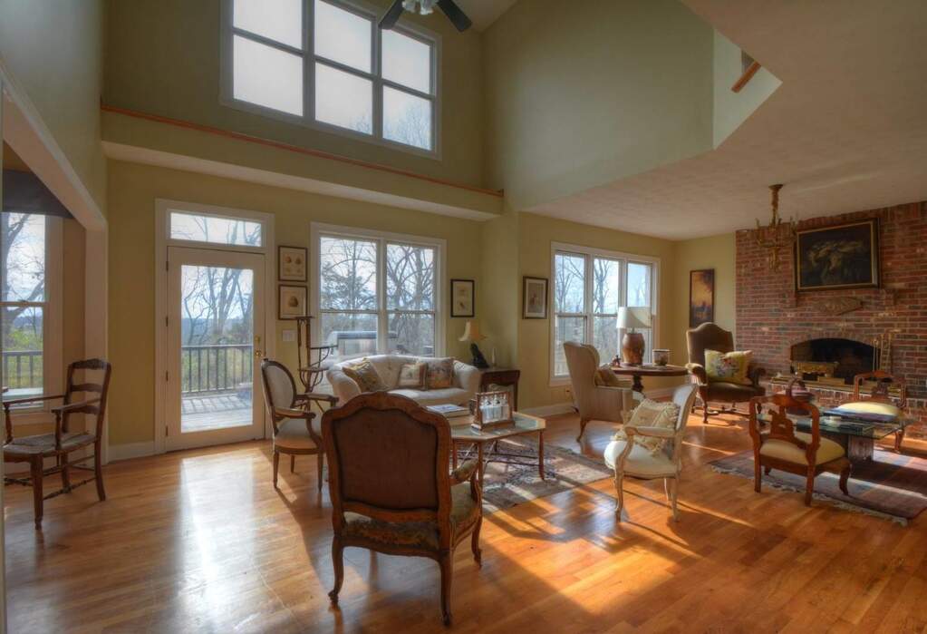 5 Bedroom Single Family Home/House's Image 11