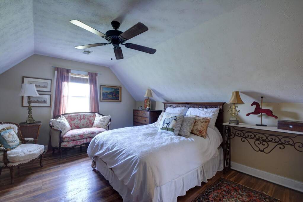 5 Bedroom Single Family Home/House's Image 25