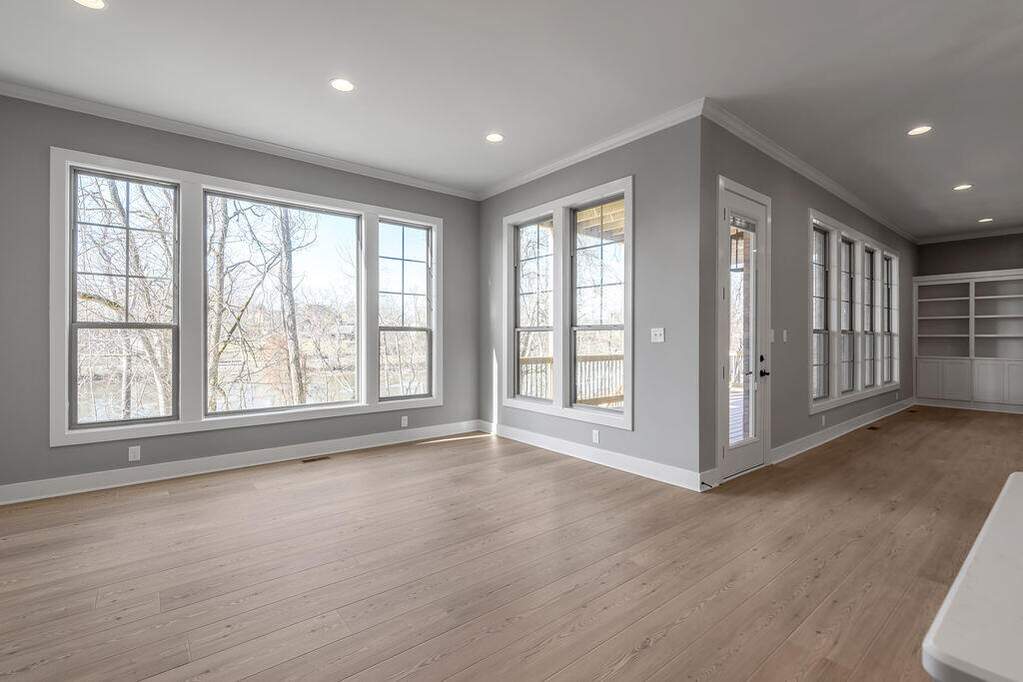 5 Bedroom Single Family Home/House's Image 7