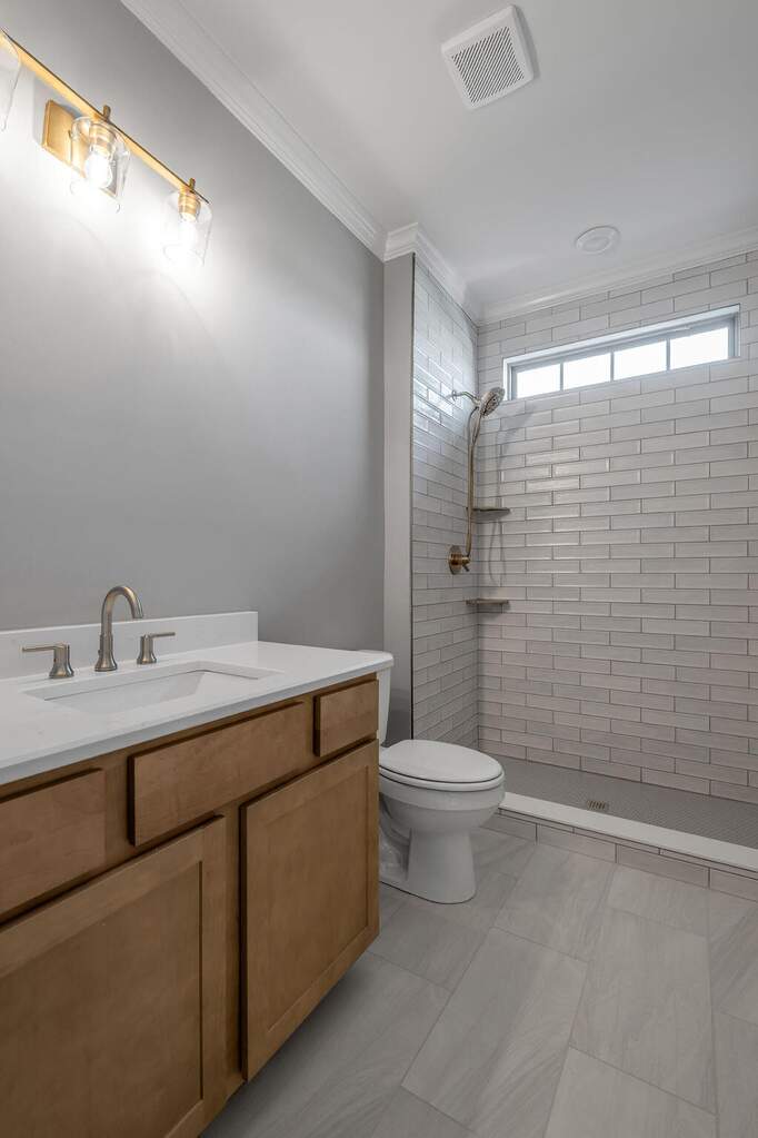 5 Bedroom Single Family Home/House's Image 17