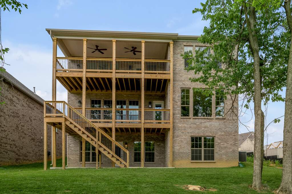 5 Bedroom Single Family Home/House's Image 27