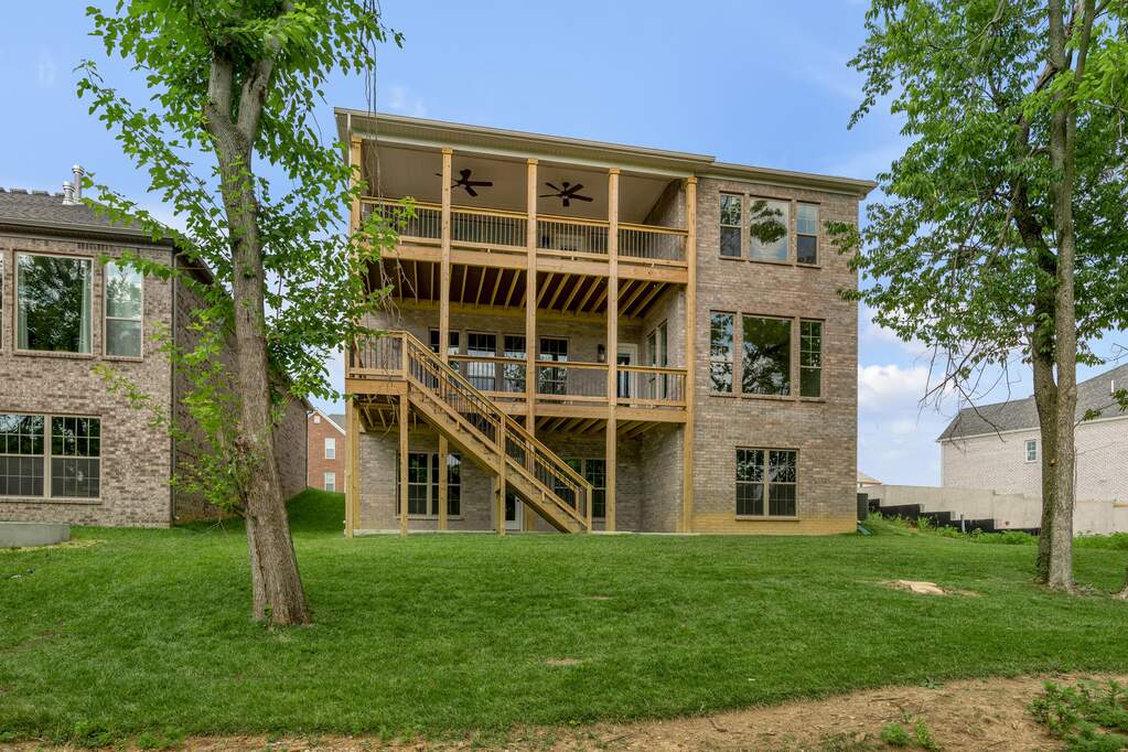 5 Bedroom Single Family Home/House's Image 28