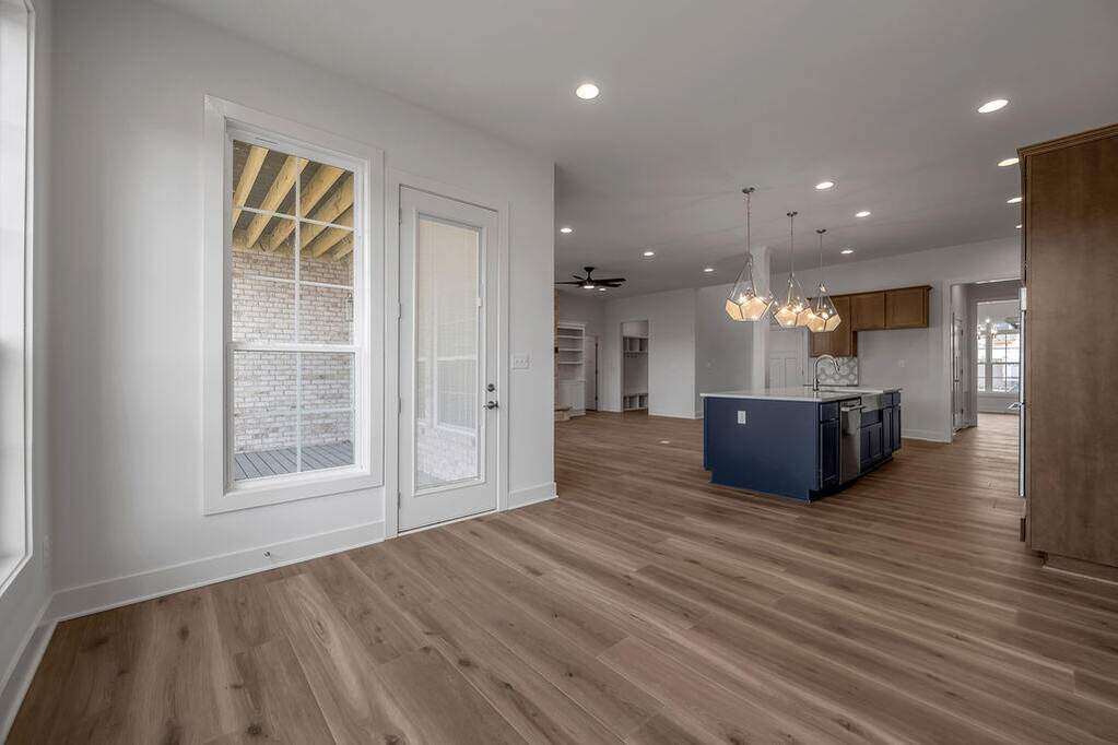 4 Bedroom Single Family Home/House's Image 8