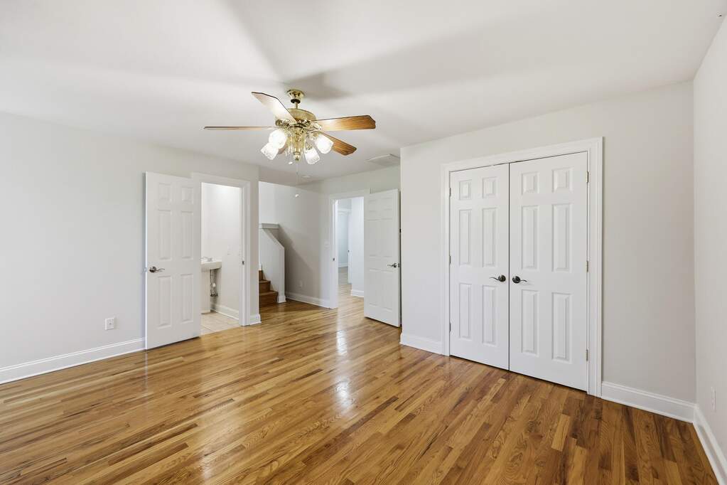 5 Bedroom Single Family Home/House's Image 27