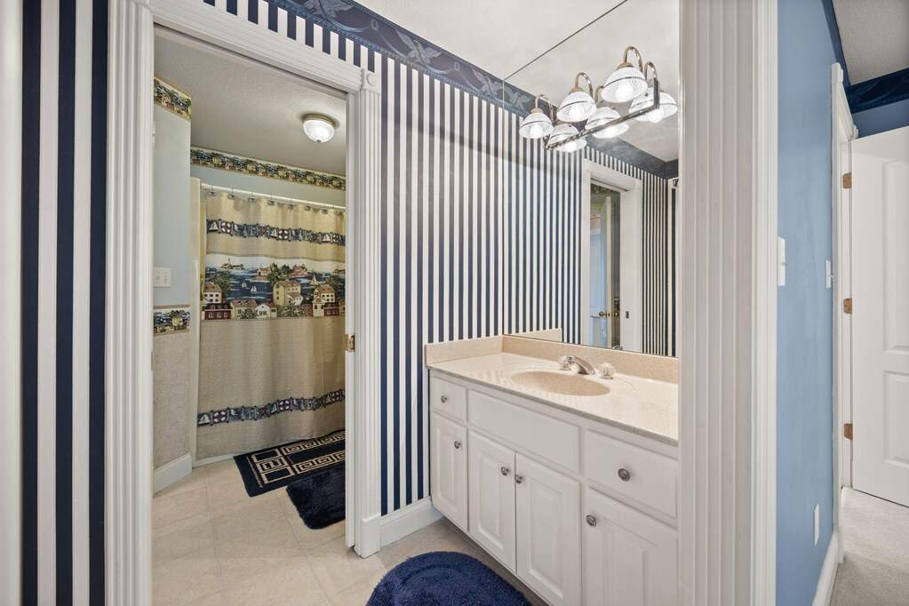 5 Bedroom Single Family Home/House's Image 16