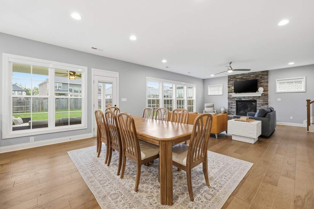 5 Bedroom Single Family Home/House's Image 7