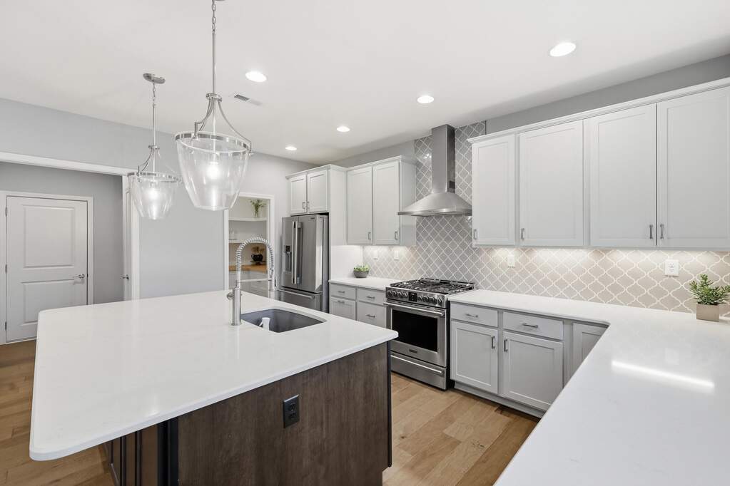 5 Bedroom Single Family Home/House's Image 10