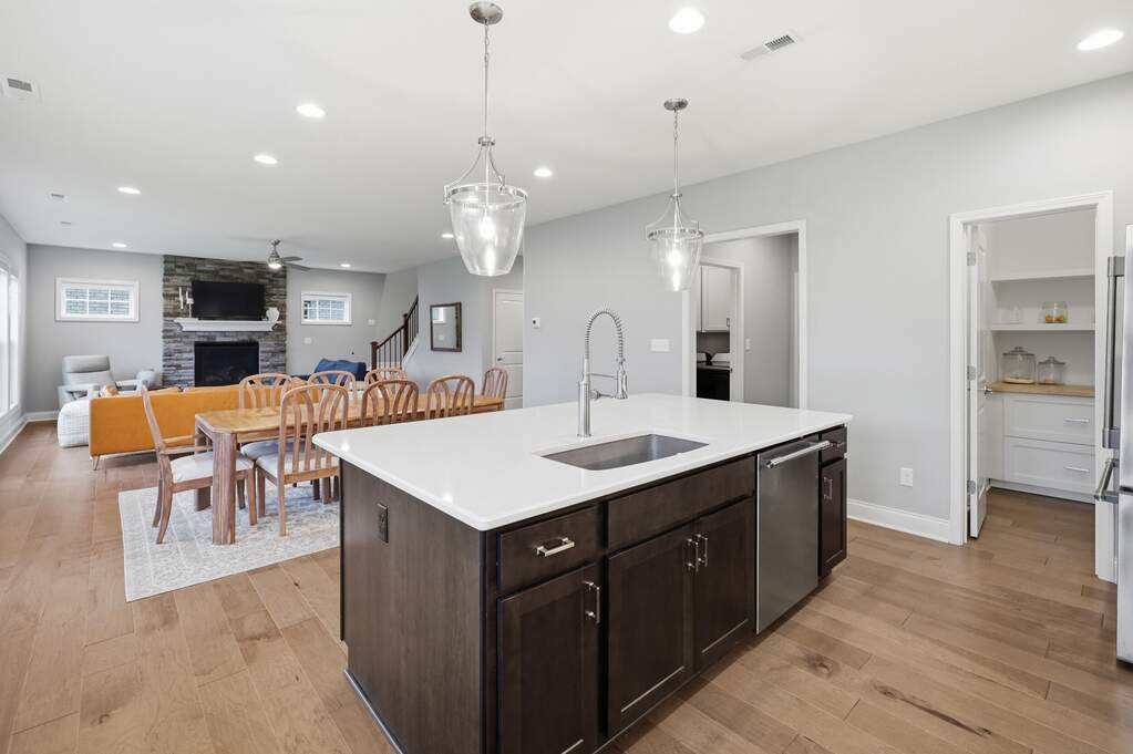 5 Bedroom Single Family Home/House's Image 11