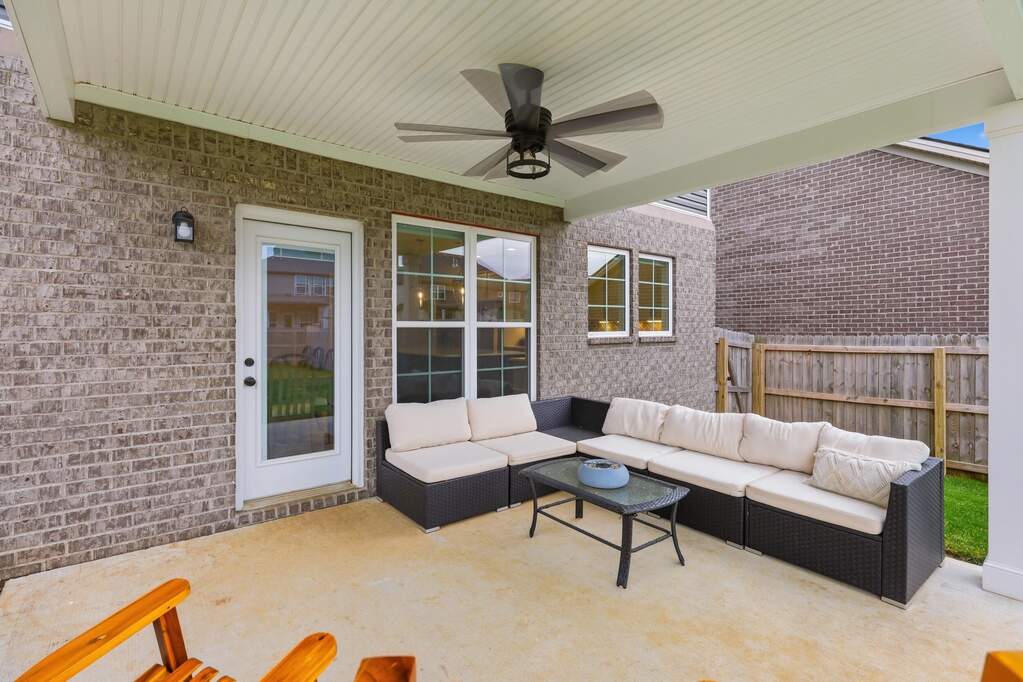 5 Bedroom Single Family Home/House's Image 34