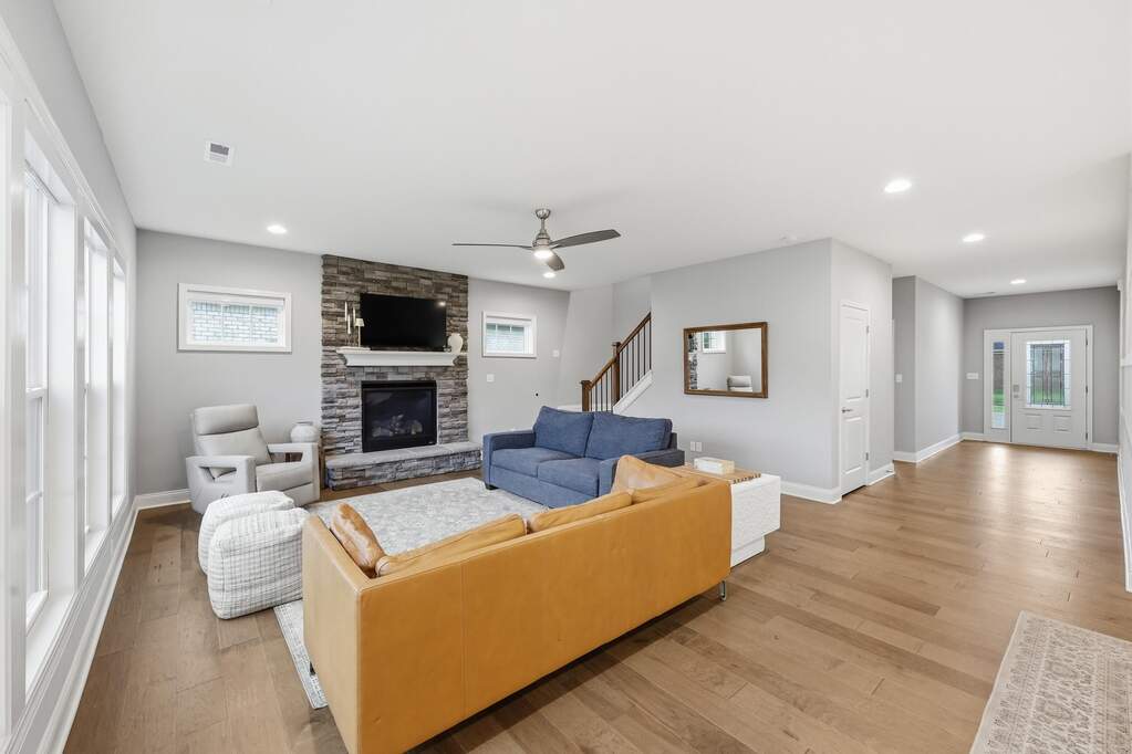 5 Bedroom Single Family Home/House's Image 5