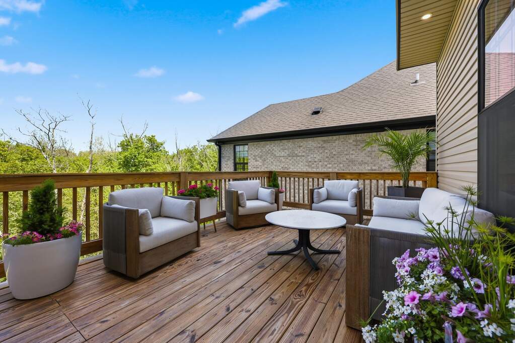 5 Bedroom Single Family Home/House's Image 10