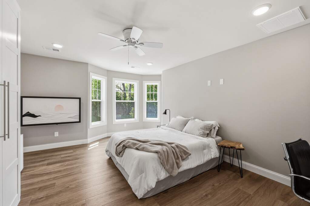 5 Bedroom Single Family Home/House's Image 21