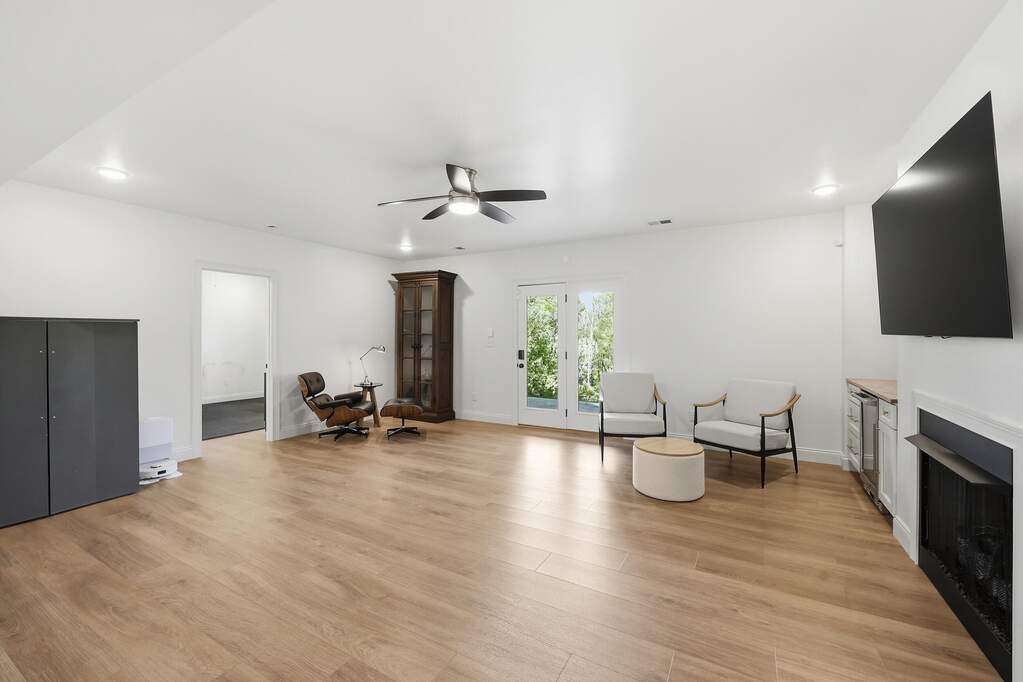 5 Bedroom Single Family Home/House's Image 26
