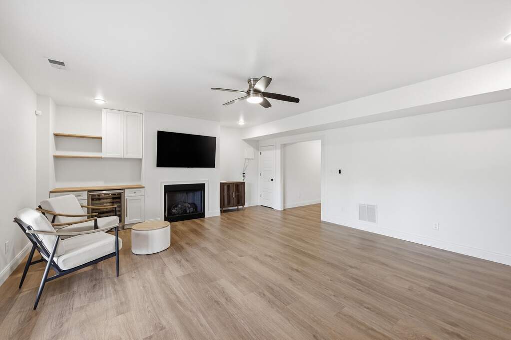 5 Bedroom Single Family Home/House's Image 28