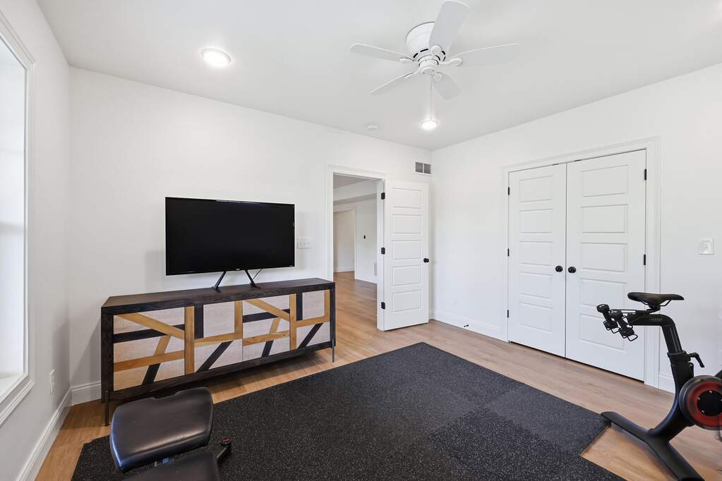 5 Bedroom Single Family Home/House's Image 30