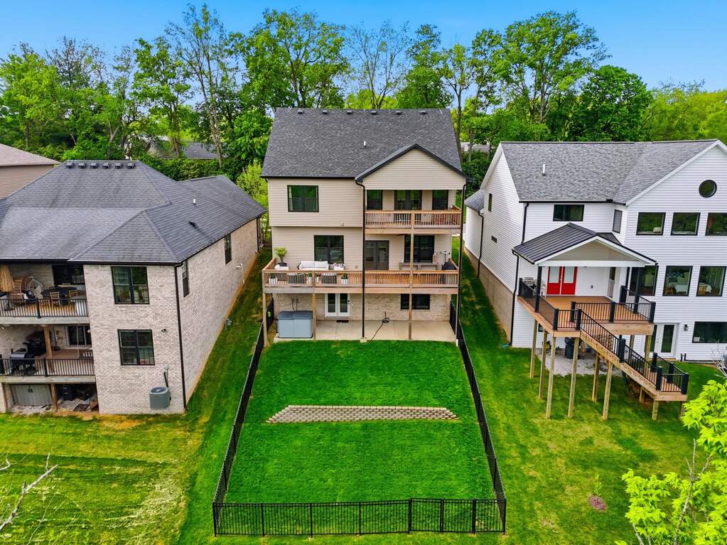 5 Bedroom Single Family Home/House's Image 32