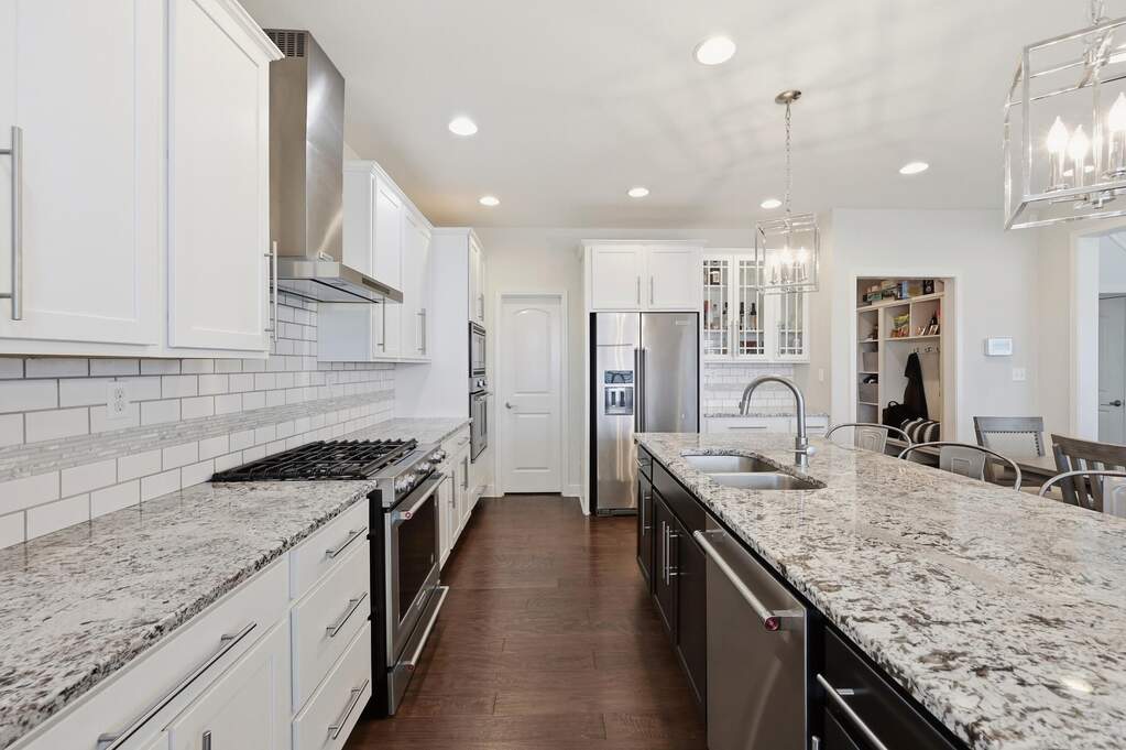 5 Bedroom Single Family Home/House's Image 7