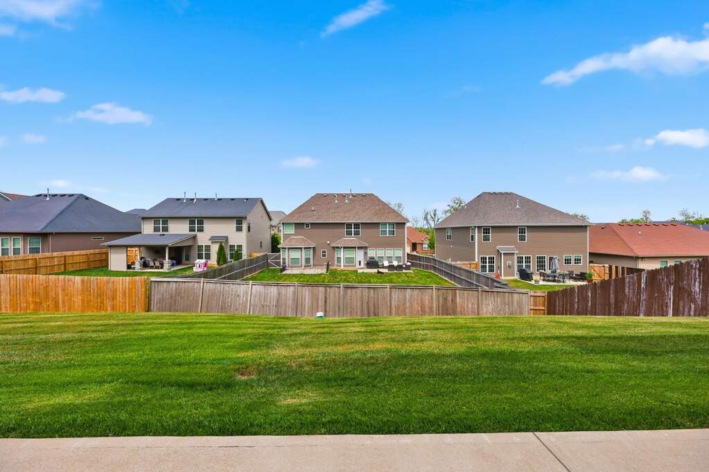 5 Bedroom Single Family Home/House's Image 36
