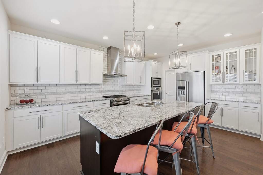 5 Bedroom Single Family Home/House's Image 6